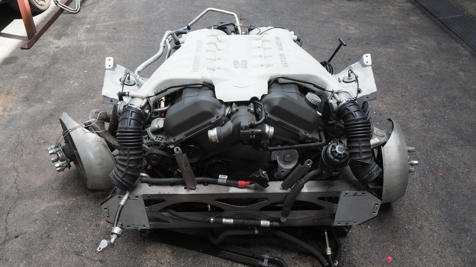 ASTON MARTIN DBS COUPE 6.0L V12 2011 AM08/32292 COMPLETE ENGINE / MOTOR #1555