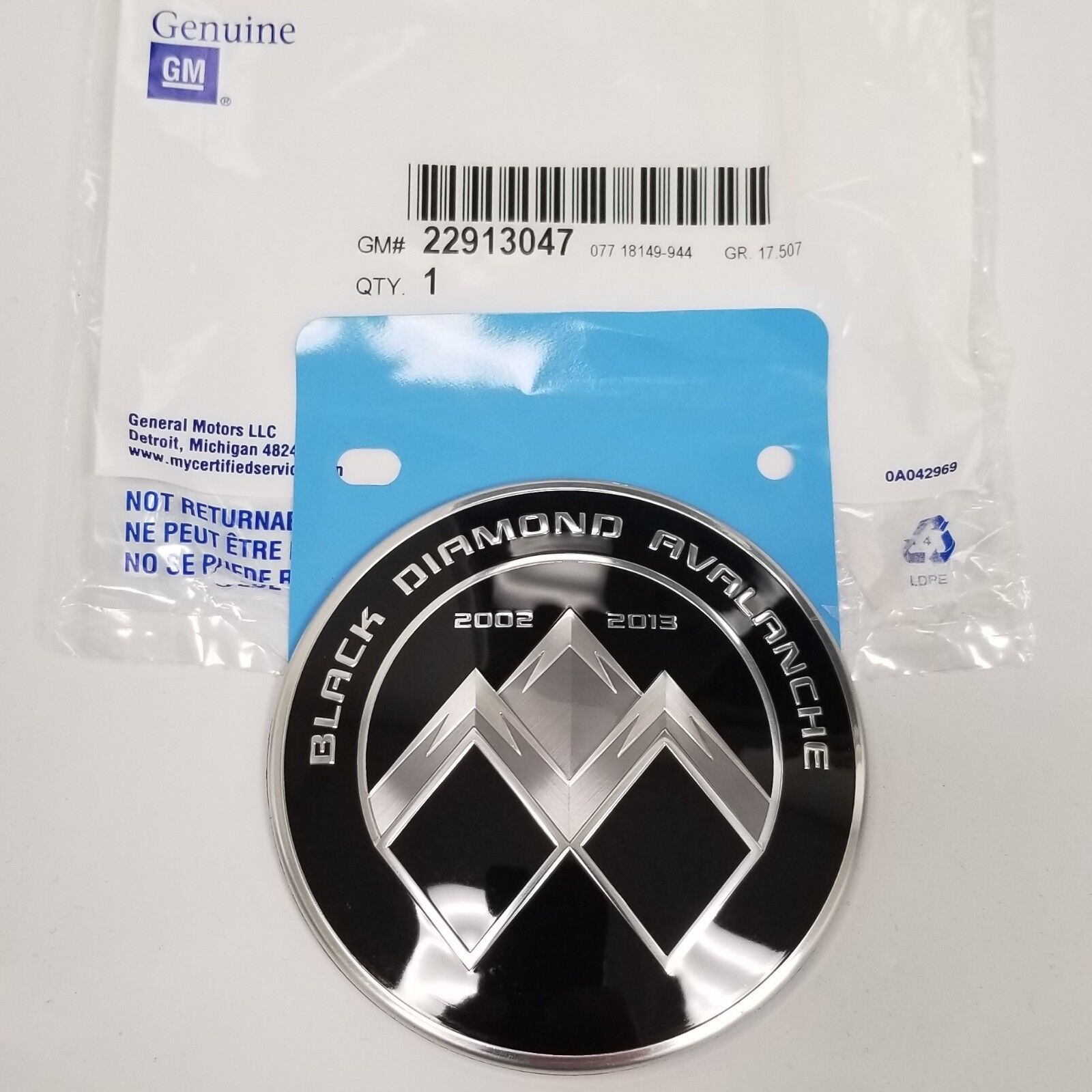 2002-2013 Chevrolet Avalanche Black Diamond Emblem by GM 22913047