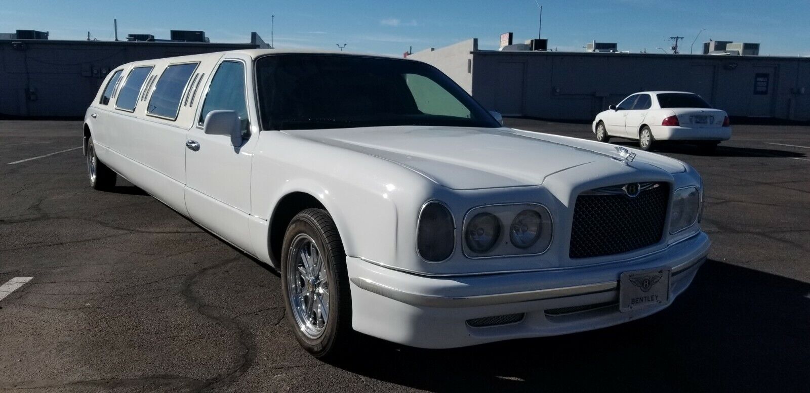 2005 LIMO  BENTLEY LOOK ON 1995 LINCOLN FRAME