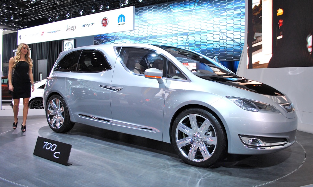 2012 Detroit: Chrysler 700C Concept