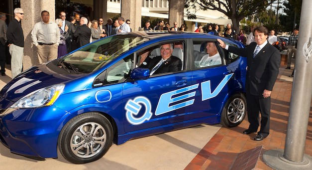 Honda Delivers a 2013 Fit EV to the City of Torrance