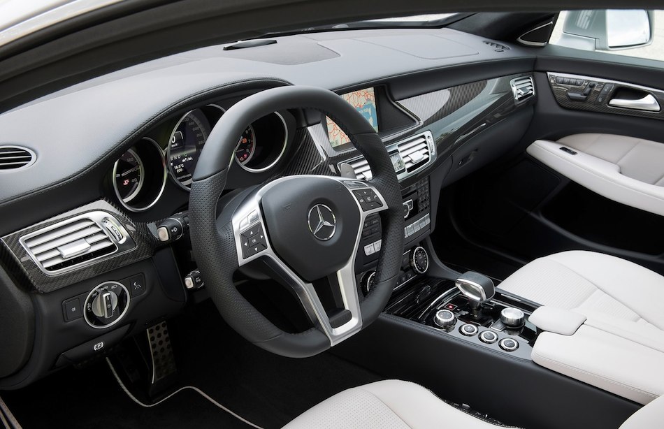 2013-Mercedes-Benz-CLS63-AMG-Shooting-Brake-Interior.jpg