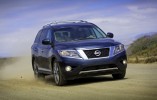2013 Nissan Pathfinder Front 3/4 Action View