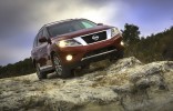 2013 Nissan Pathfinder Front 3/4 Off-Road Red