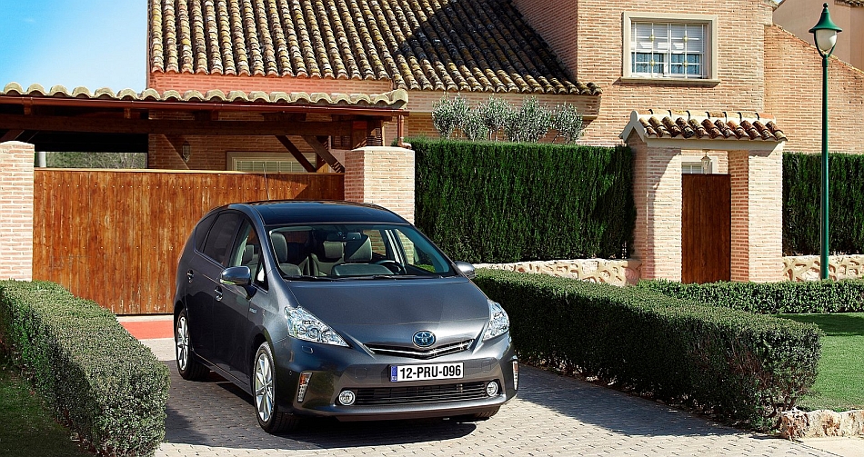 2013 Toyota Prius V In A Lovely Driveway