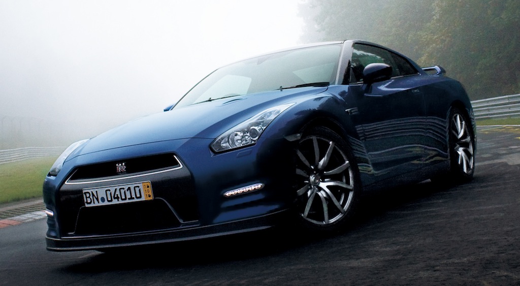 2014 Nissan GT-R Front 3/4 Angle Shot