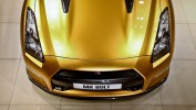Bolt Gold Nissan GT-R Hood