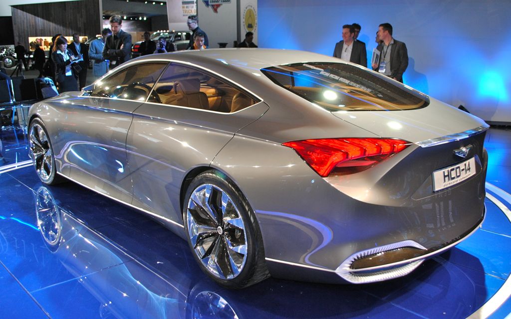 2013 Detroit: Hyundai HCD-14 Genesis Concept Rear 7/8 View