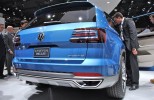 2013 Detroit: Volkswagen CrossBlue SUV Concept Rear View
