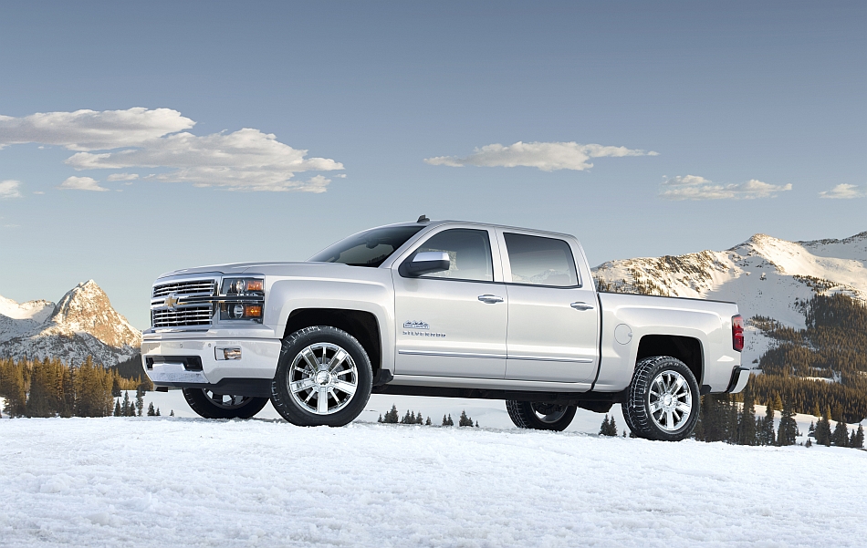 2014 Chevrolet Silverado High Country Front 7-8 Left In The Snow