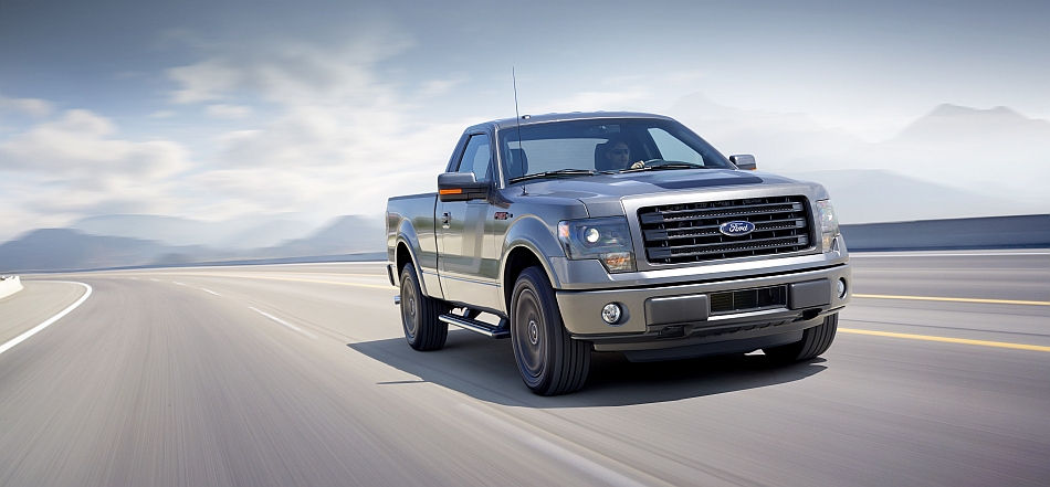2014 Ford F150 Tremor Front 3-4 Right Cruising