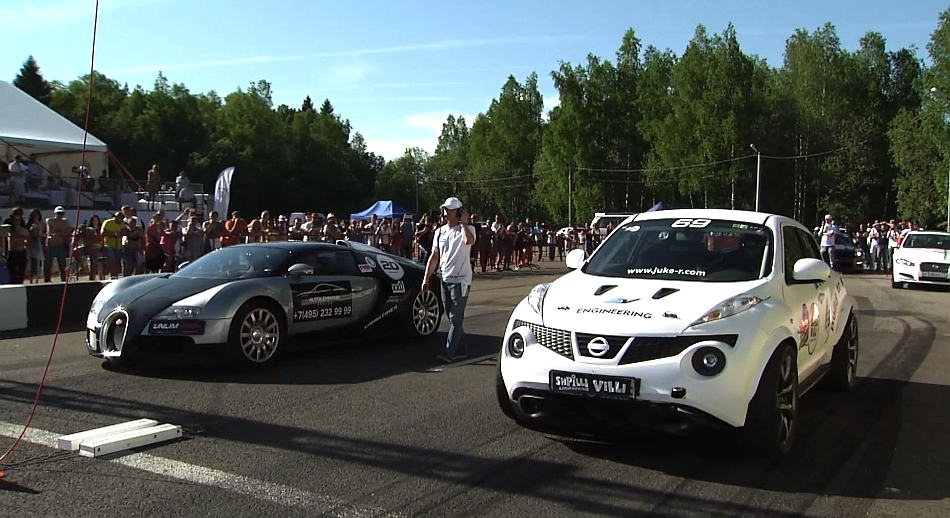 Bugatti Veyron vs Nissan Juke-R Drag Race Video