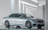 2014 Mercedes-Benz S63 AMG 4MATIC Front 7-8 Right Profile