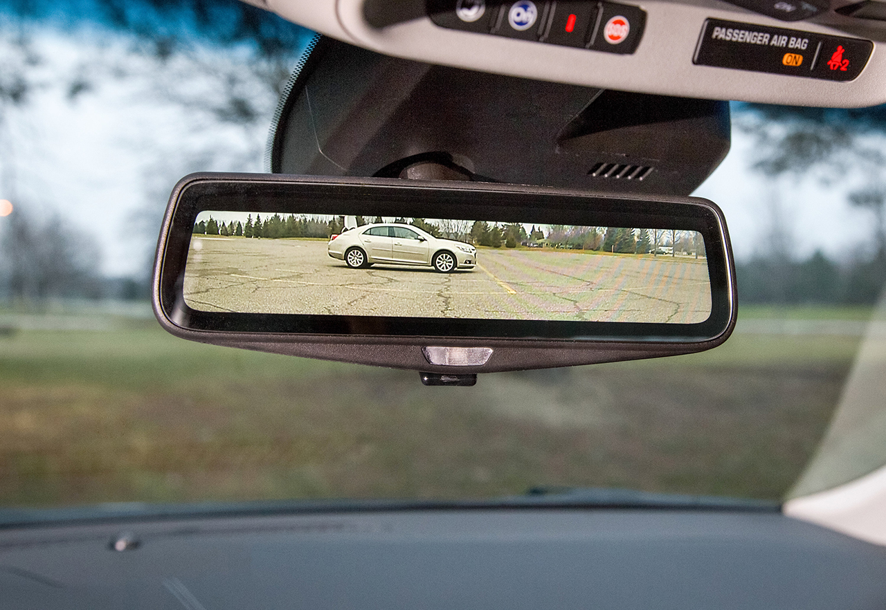 2016 Cadillac CT6 Rear-View Mirror Tech