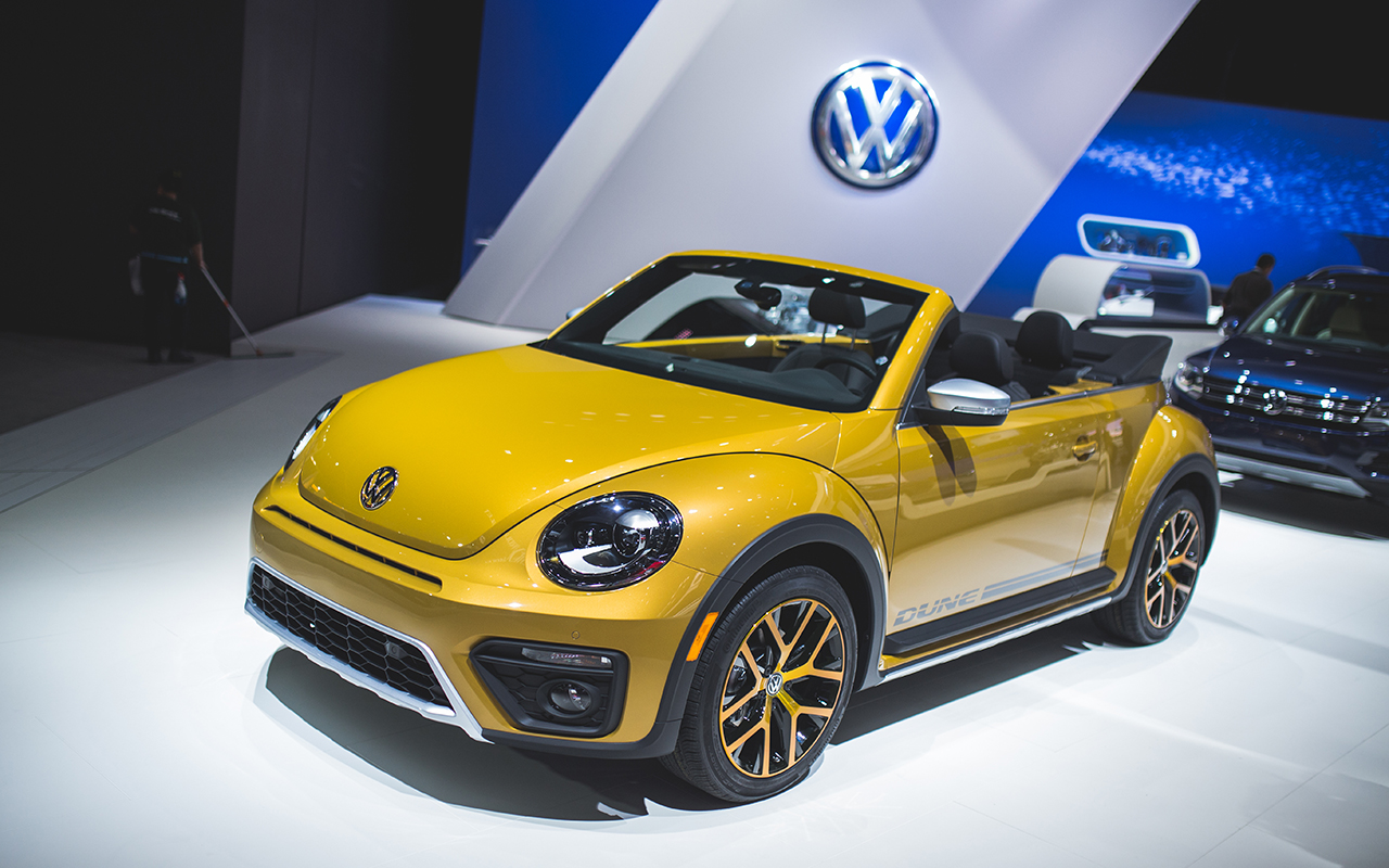 2015 LA - 2016 Volkswagen Beetle Dune Convertible