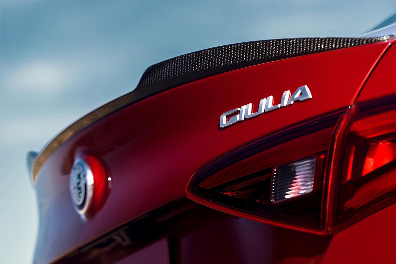2015 LA - 2017 Alfa Romeo Giulia