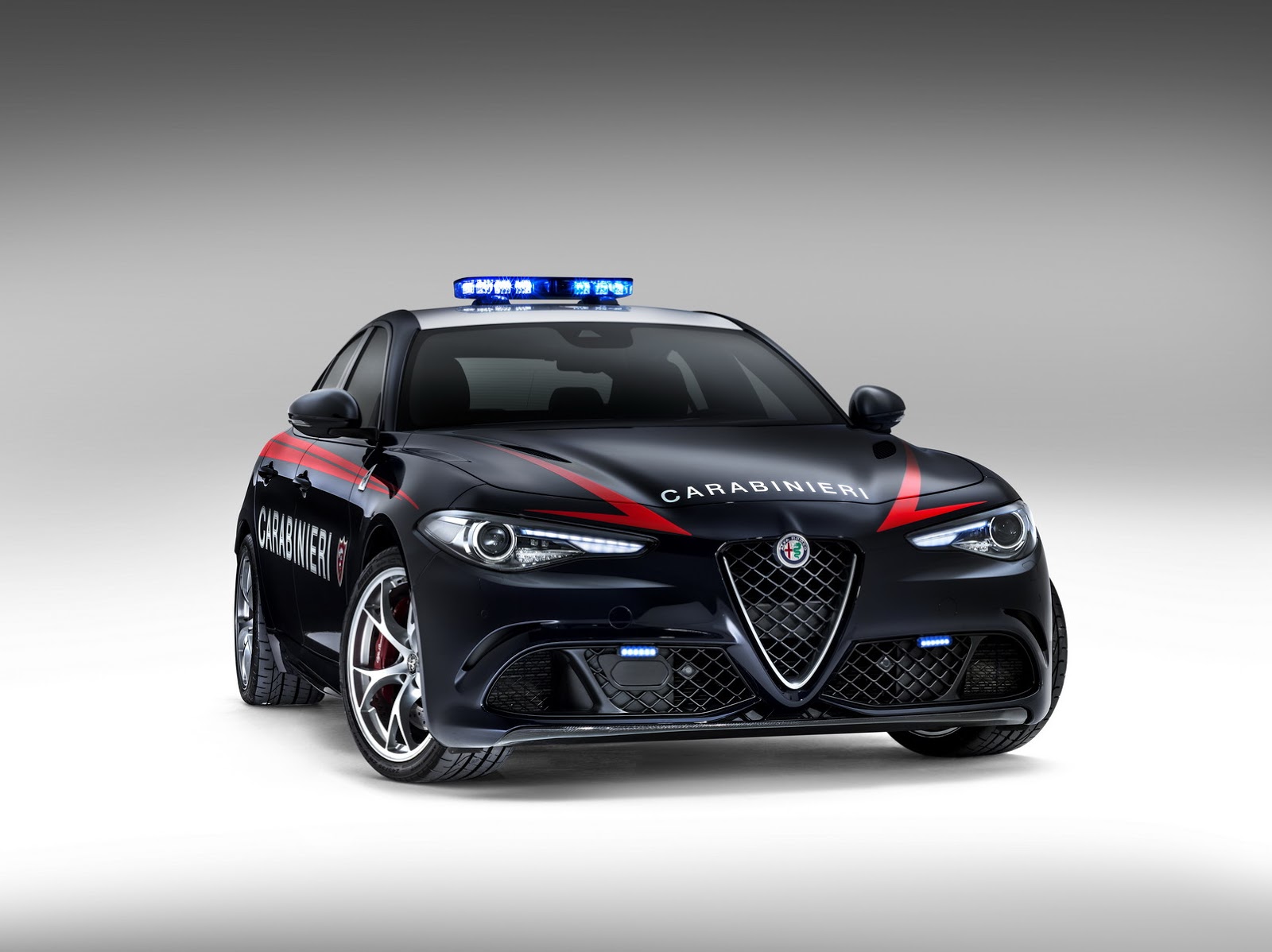 2016 Alfa Romeo Giulia Quadrifoglio Carabinieri