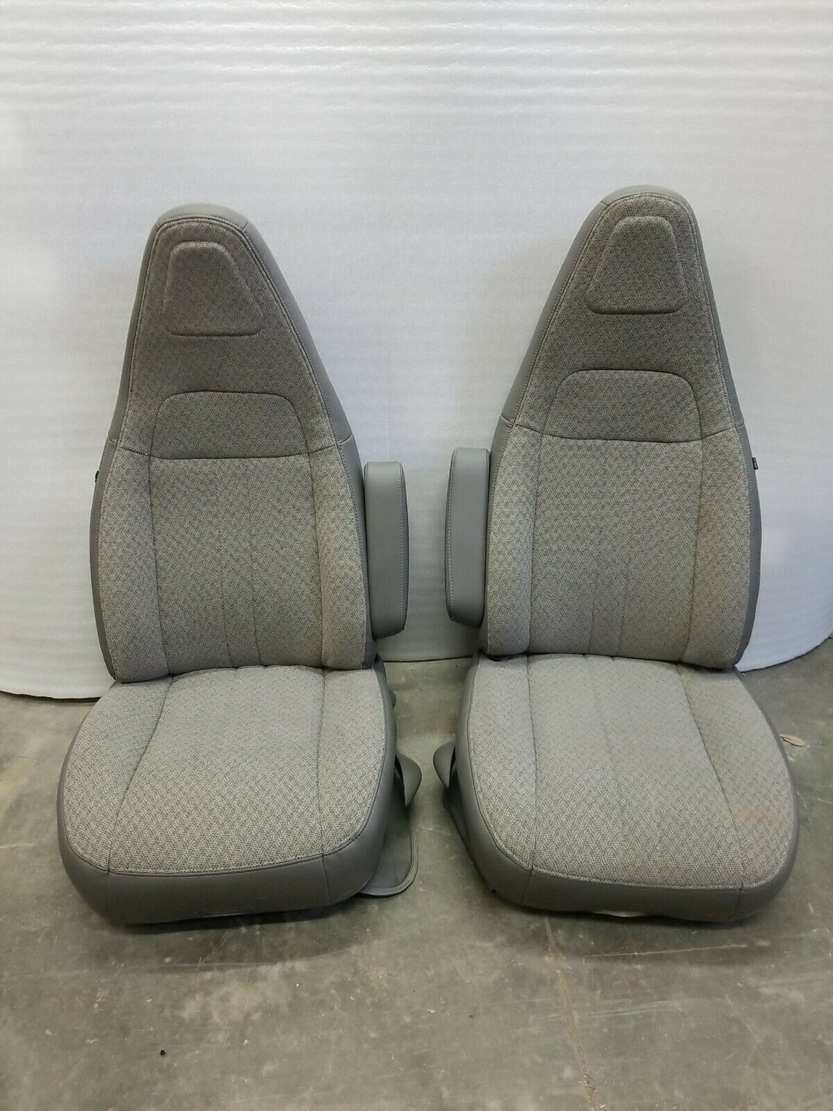 97-23 Chevy Express/GMC Savana Van Pair LH & RH Gray Cloth Power Bucket Seats