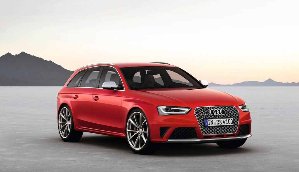 2013 Audi RS4 Avant Front 3/4 Right