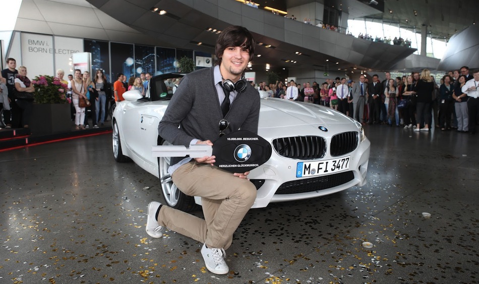 BMW 10 Millionth Welt Visitor