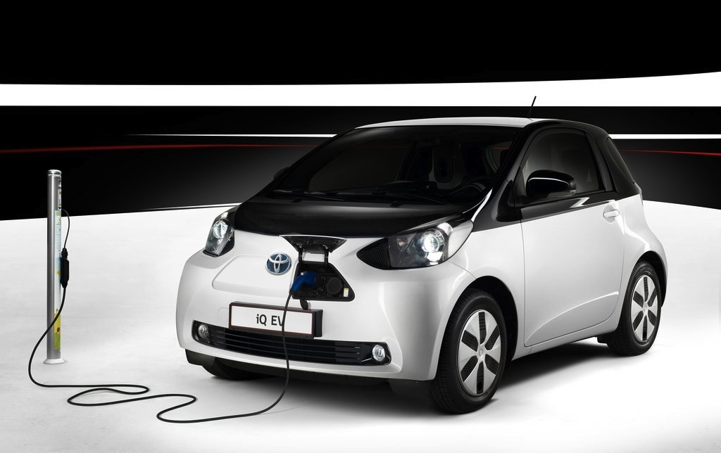 Toyota iQ EV Front 3/4 Plugged In