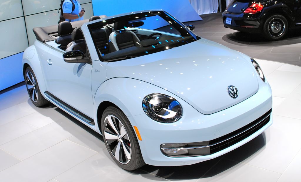 2012 LA: 2013 Volkswagen Beetle Convertible Top View