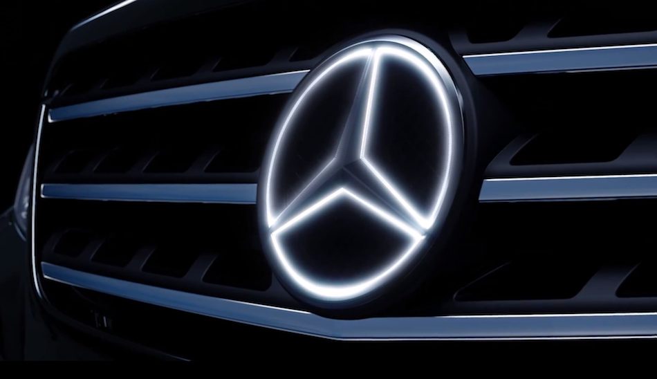 2014 Mercedes-Benz Illuminated Star Grille