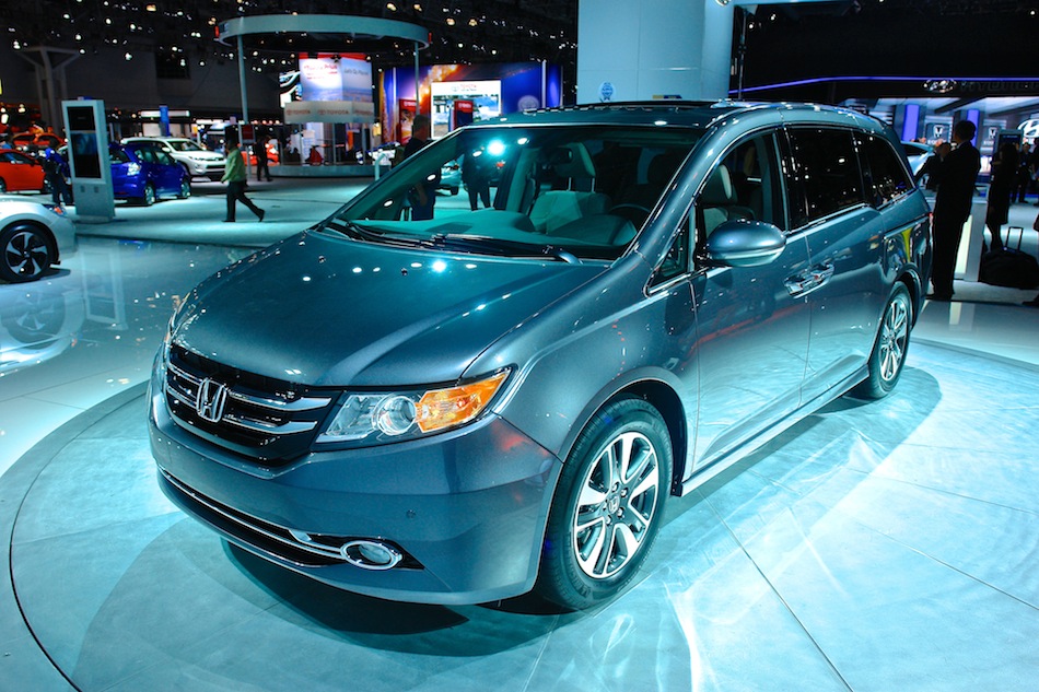 2014 Honda Odyssey NYIAS Front 3-4 Left