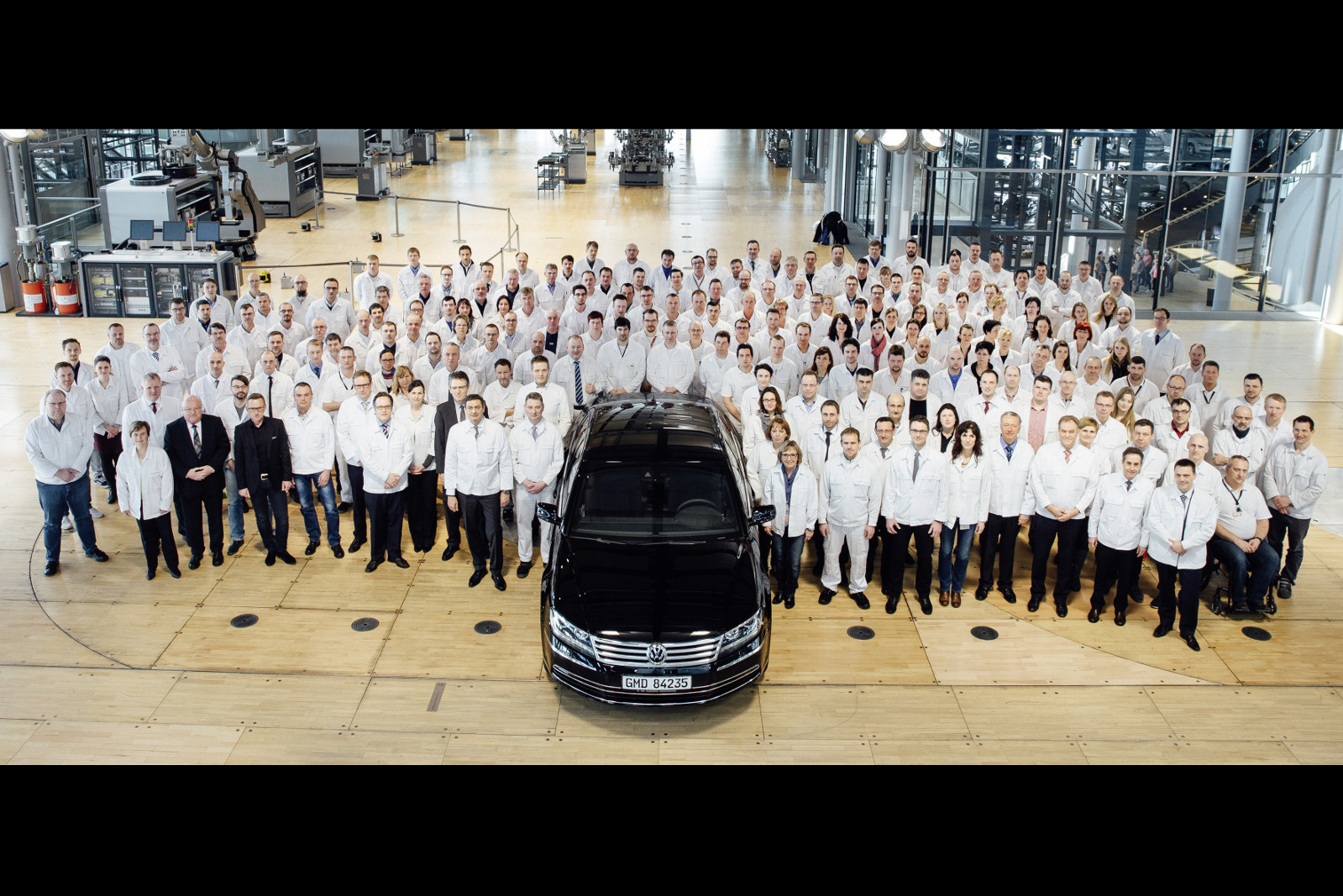 2016 - Volkswagen Transparent Factory Makeover